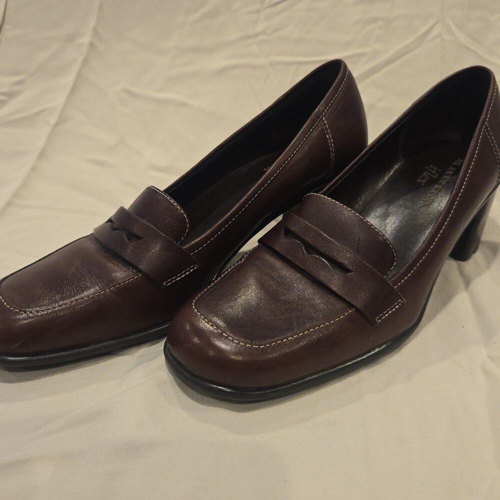 Anne Klein Penny Loafer Style Brown Leather Pumps Size 6.5